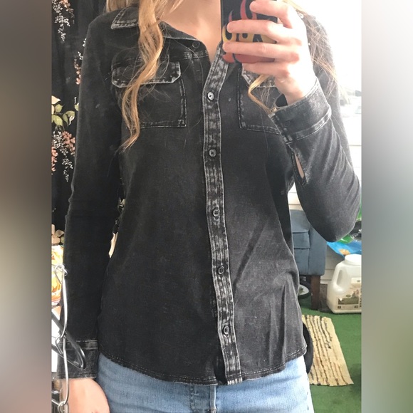 Rock and Republic- long sleeve button up, open back - Picture 4 of 4